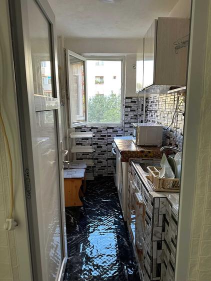 Apartament cu 2 camere decomandat în Tei