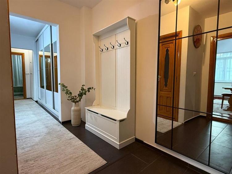 Apartament cu 3 camere decomandat, mobilat în Obcini