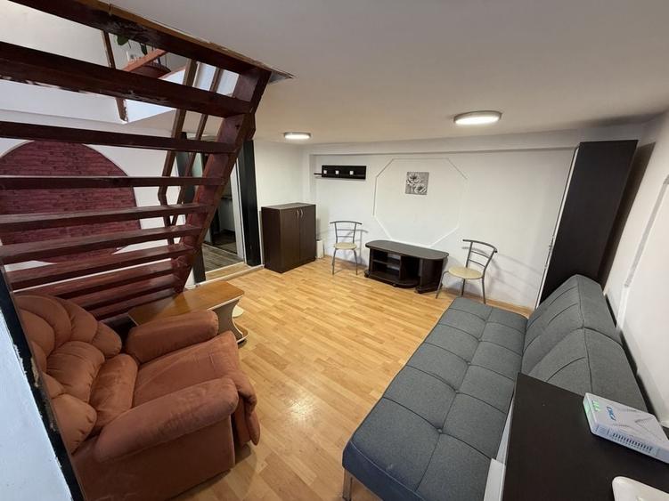Apartament cu 2 camere semidecomandat în Horea