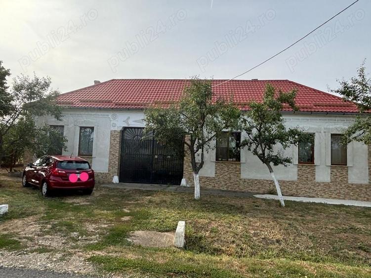 Casă cu 5 camere în Aluniș