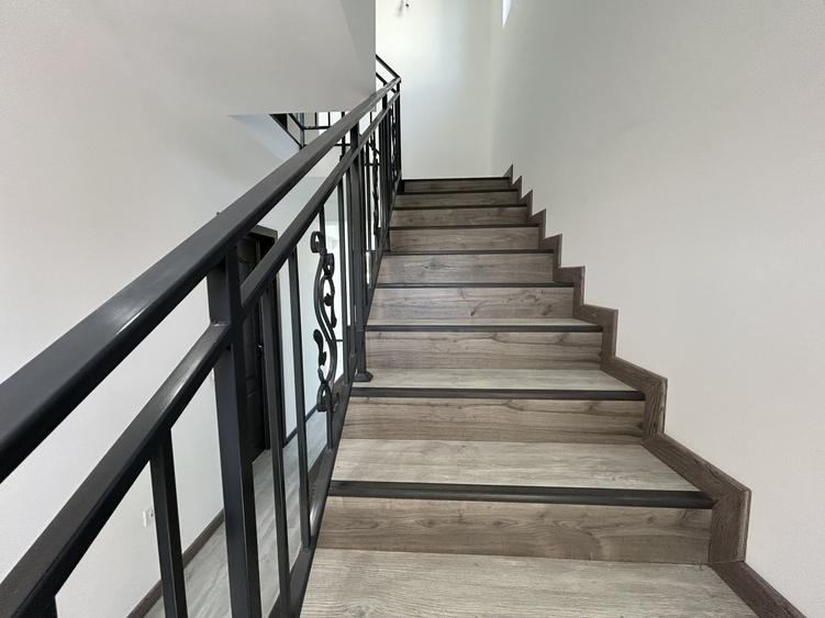Duplex cu 4 camere cu Canalizare în Popas Păcurari