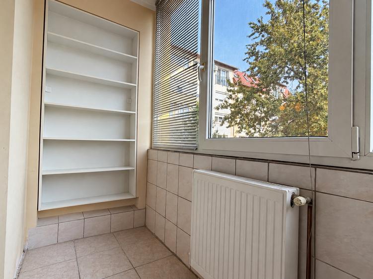 Apartament cu 3 camere semidecomandat în Olimpia-Stadion