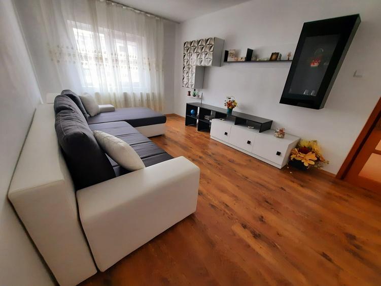 Apartament cu 2 camere decomandat în Gară