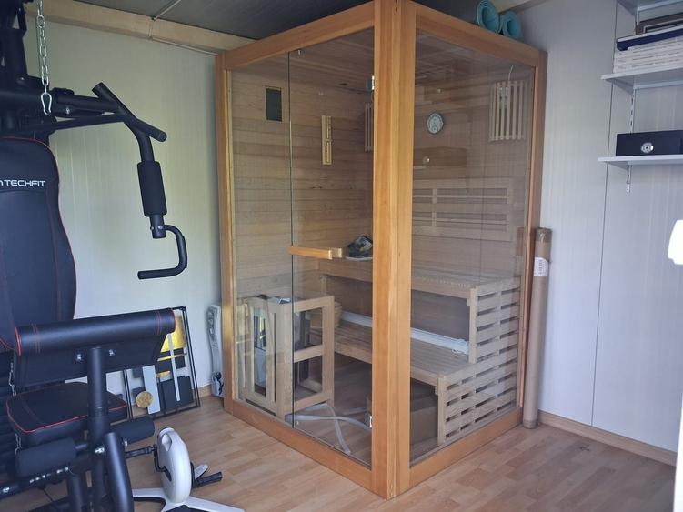 Casă individuală cu 8 camere cu Piscina în Grădiștea