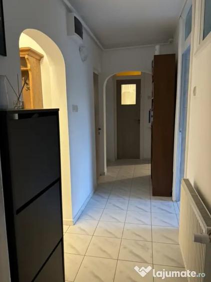 Apartament cu 3 camere decomandat în Cotroceni