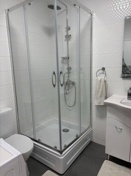Apartament cu 3 camere decomandat, mobilat în Dâmbul Rotund