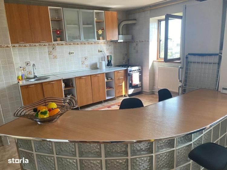 Apartament cu 2 camere semidecomandat în 1 Mai
