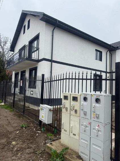 Casă cu 6 camere cu Teren 178 Mp în Central