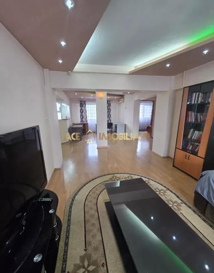 Apartament cu 4 camere decomandat, mobilat în Moșilor
