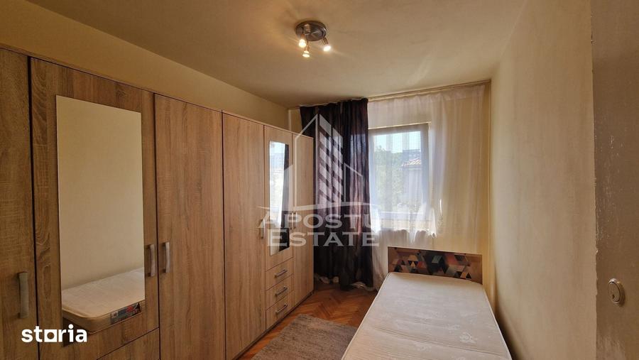 Apartament de vanzare cu 3 camere, centrala proprie, zona Dacia - 4