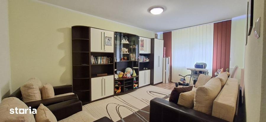 Apartament cu 2 camere decomandat în Micro 20