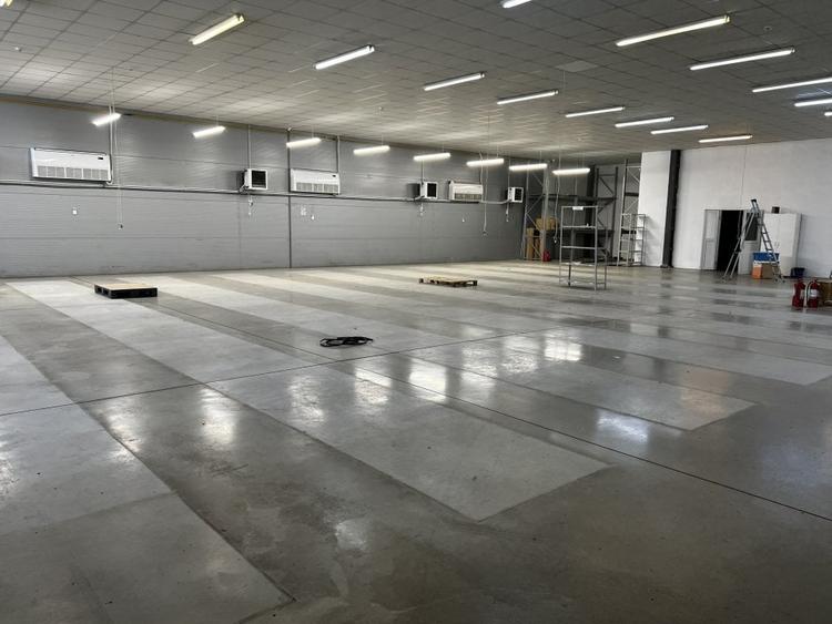 Spațiu industrial, de 905 mp, în Dâmbul Rotund
