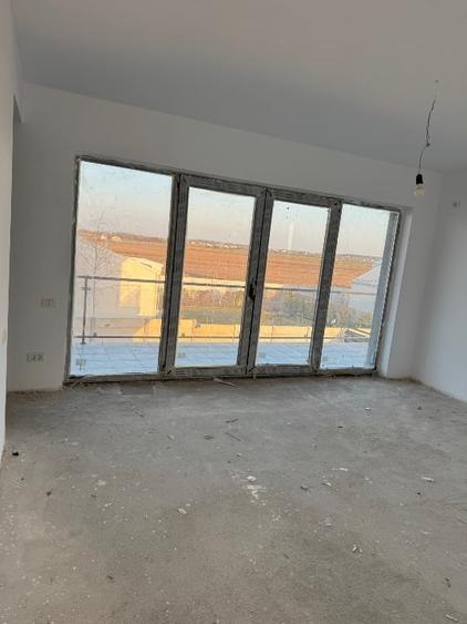 Casă individuală cu 5 camere cu Teren 750 Mp în Corbeanca