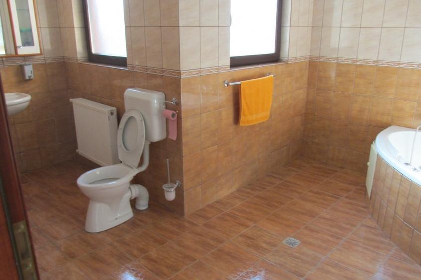 Casă individuală cu 4 camere cu Canalizare în Chiajna