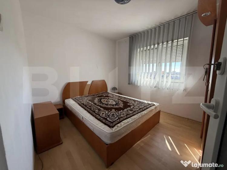 Apartament cu 3 camere decomandat în Micro 4