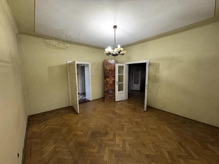 Casă cu 3 camere cu Teren 880 Mp în Central