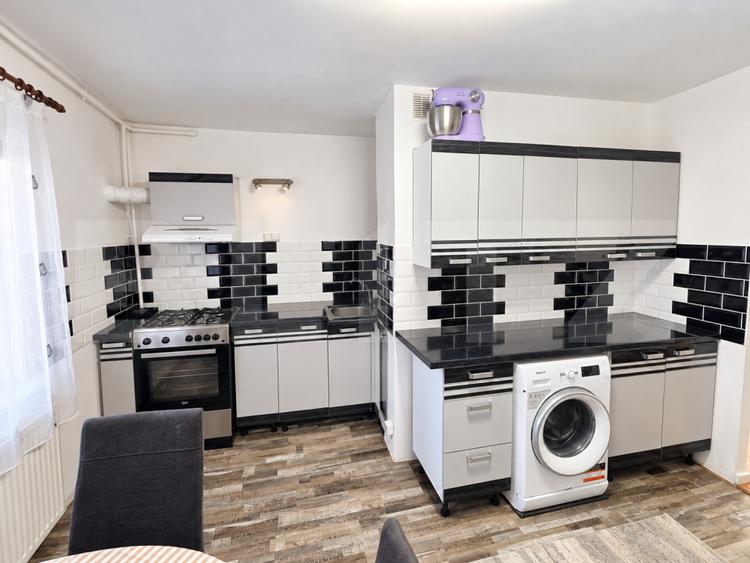 Apartament cu 3 camere decomandat, mobilat în Mărăști