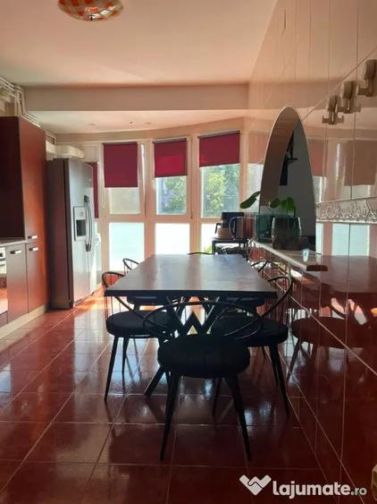 Apartament cu 4 camere decomandat în Dristor