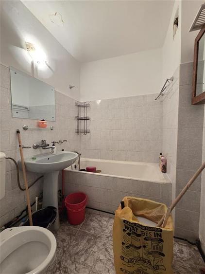 Apartament cu 2 camere semidecomandat în Tătărași