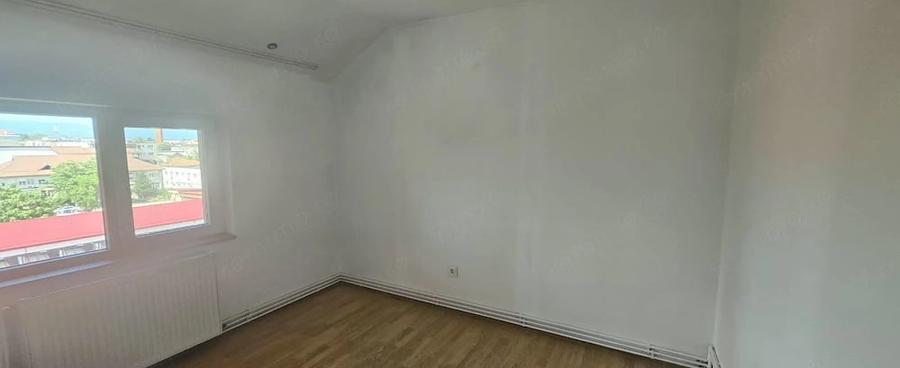 De vanzare apartament 2 camere decomandat | Zona 8 Mai - 16