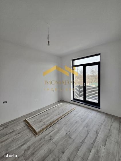 Casă cu 4 camere cu Teren 265 Mp în Sânmihaiu Român