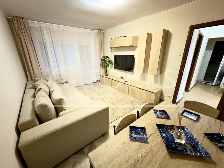 Apartament cu 3 camere decomandat, mobilat în Tei