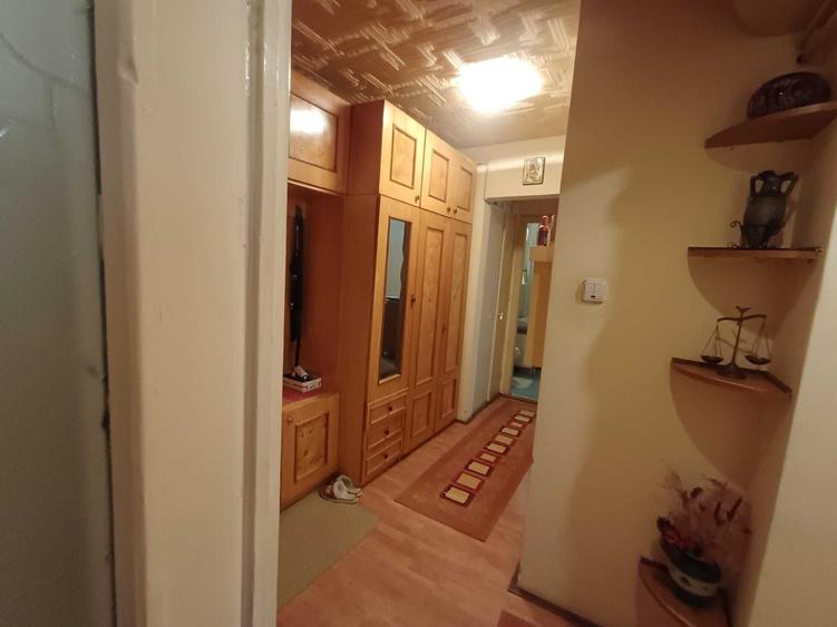Apartament cu 2 camere semidecomandat în Dacia