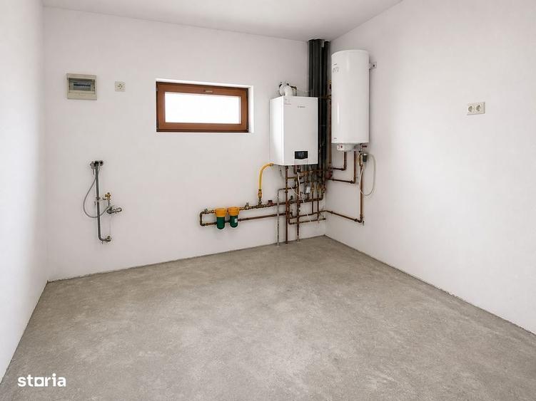 Casă cu 4 camere cu Teren 1000 Mp în Bucium