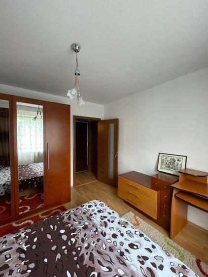 Apartament cu 2 camere semidecomandat, mobilat în Unirii