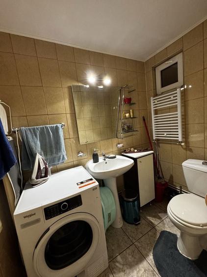 Casă individuală cu 4 camere cu Canalizare în Micești