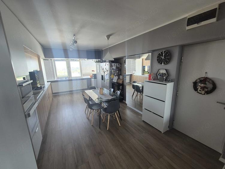 Apartament cu 3 camere decomandat în Central