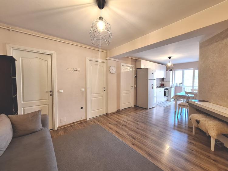 Apartament cu 3 camere semidecomandat, mobilat în Florești — fotografia 2
