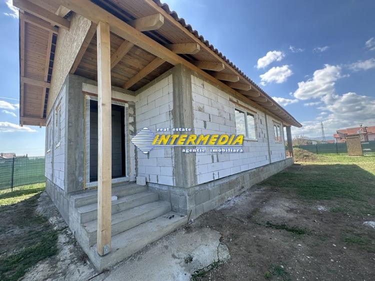 Casă individuală cu 3 camere cu Teren 570 Mp în Bărăbanț