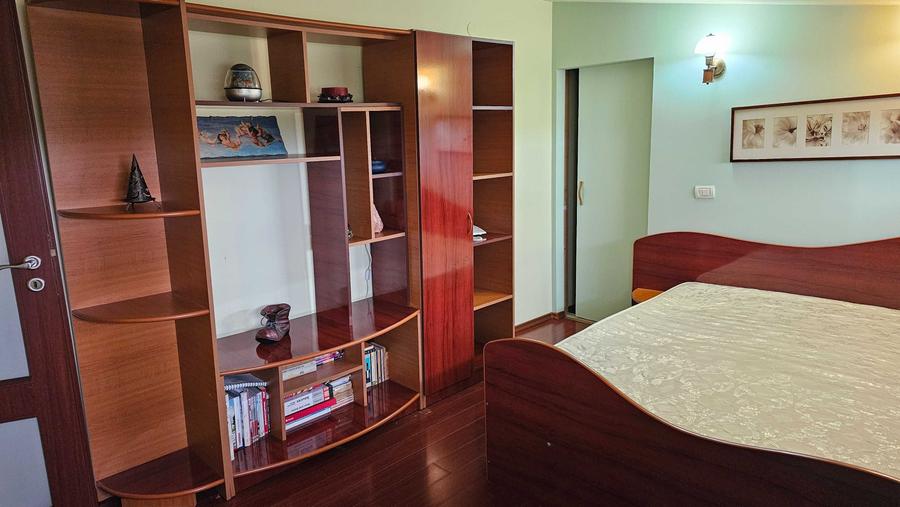 Apartament cu 2 camere decomandat în Sârbi