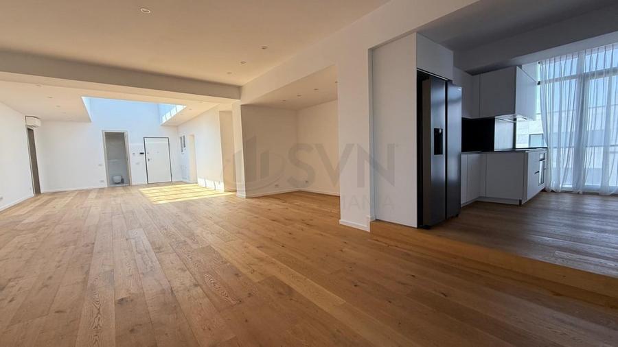 Apartament cu 4 camere semidecomandat în Dacia