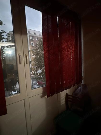 Apartament cu 3 camere semidecomandat în Micălaca