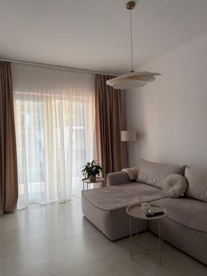 Apartament cu 2 camere semidecomandat, mobilat în Giroc