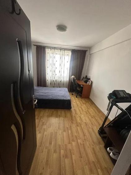 Apartament cu 2 camere semidecomandat în Podu Roș