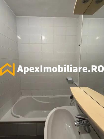 Garsonieră decomandată, mobilată în Victoriei