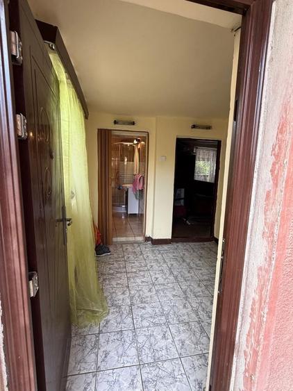 Casă cu 3 camere cu Teren 460 Mp în Central