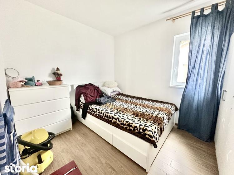 Apartament cu 3 camere semidecomandat în Moșnița Nouă
