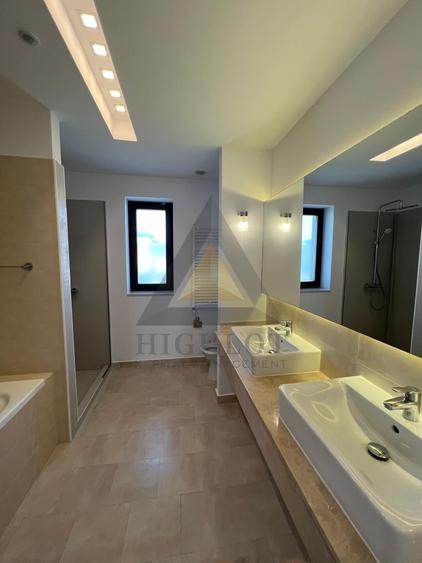 Casă cu 5 camere cu Canalizare în Pipera
