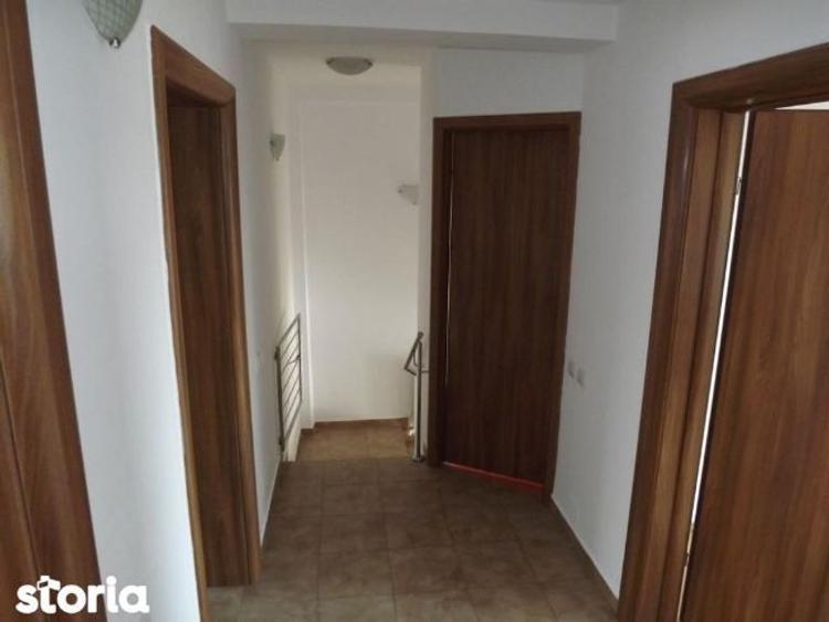 Duplex cu 6 camere cu Canalizare în Popești-Leordeni