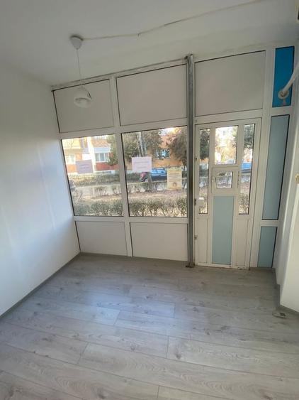 Spațiu comercial, de 8 mp, în Central