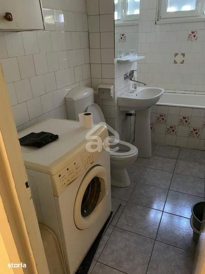 Apartament cu 4 camere decomandat în Central