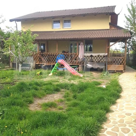 Casă cu 5 camere cu Teren 700 Mp în Bod