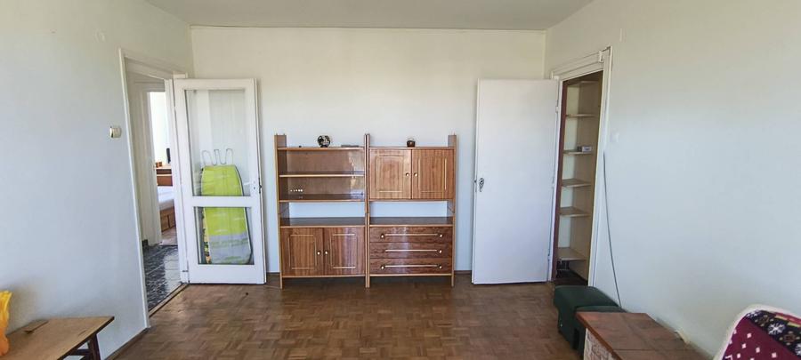 Apartament cu 3 camere semidecomandat în Grigorescu
