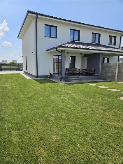 Duplex cu 4 camere cu Canalizare în Moșnița Nouă