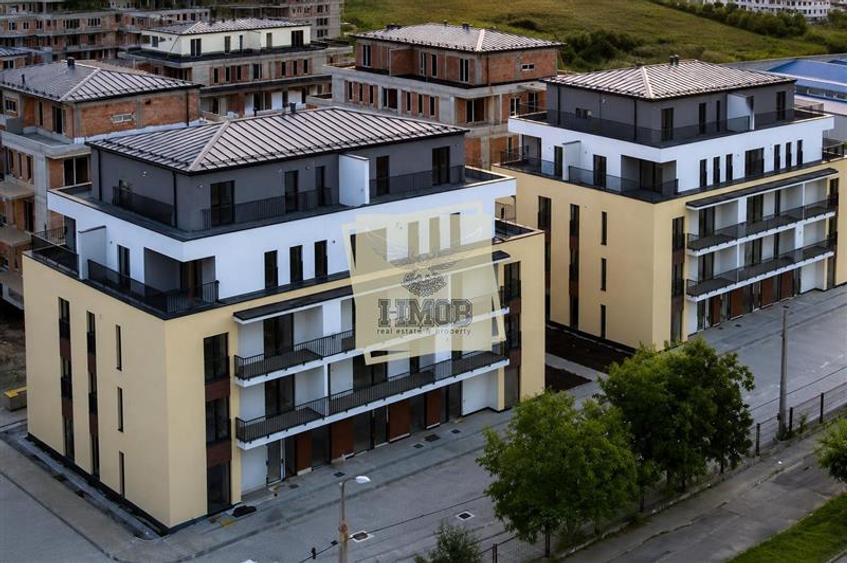 Penthouse cu 3 camere semidecomandat, mobilat în Industrial Est