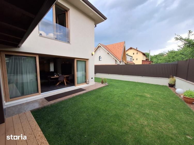 Casa cu finisaje ?i dotari premium - 14
